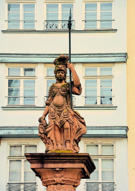 Skulptur auf dem Römerberg