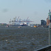 Langeweile gibt es auf der Elbe in Hamburg nicht