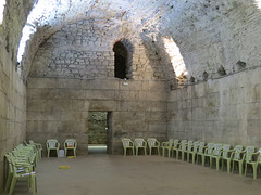 Sous-sols du palais de Dioclétien : grande salle rectangulaire ouest.