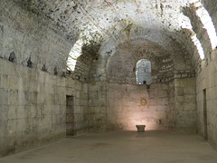 Sous-sols du palais de Dioclétien :  grande salle rectangulaire ouest.