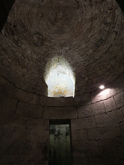 Sous-sols du palais de Dioclétien :  salle ronde 3c