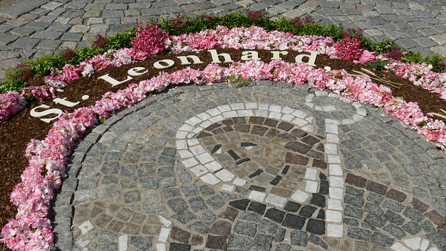 Blumenschmuck für St. Leonhard