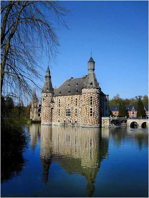 - Château de Jehay
