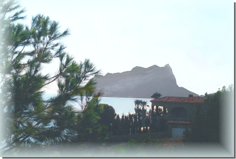 Espagne -Le Cap Nao pris d'une propriété de Péniscola tôt le matin
