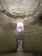 Sous-sols du palais de Dioclétien : autre salle à coupole.