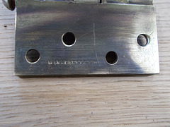 F37 - hinge maker