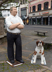 Christel Lechner: „Großer Mann mit Hund“ (PiP)
