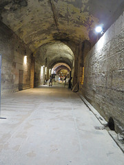 Sous-sols du palais de Dioclétien : allée principale.