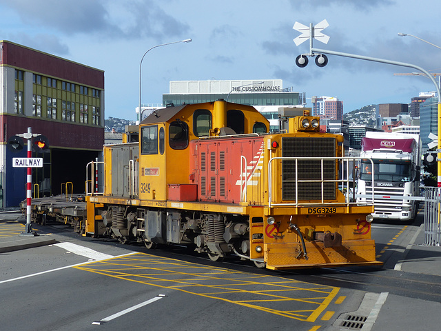 KiwiRail DSG3249 in Wellington (2) - 27 February 2015