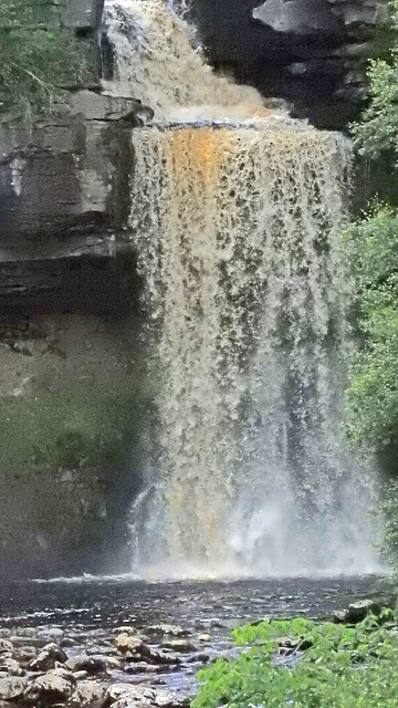 Curtain waterfall