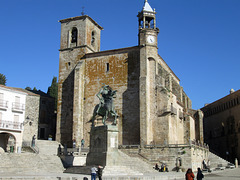 Church of Saint Martin of Tours (14th to 16th centuries).