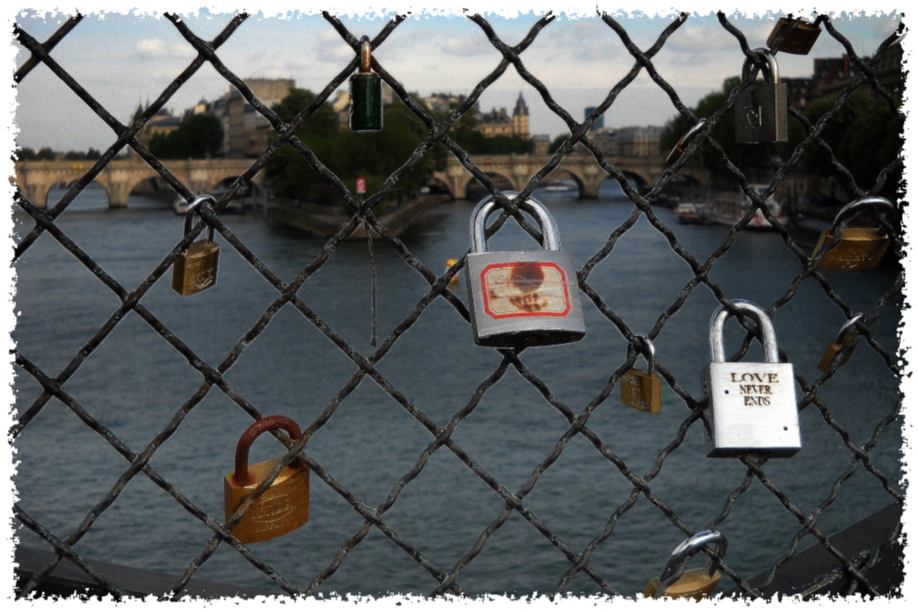 Cadenas sur le Pont des Arts - Paris