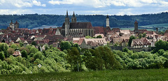 Blick nach Rothenburg ob der Tauber zur St.-Jakobs-Kirche