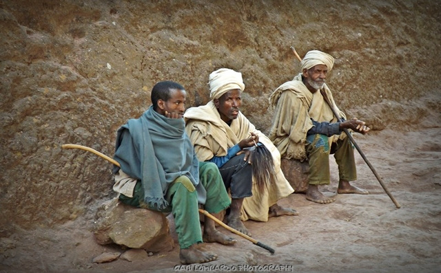 Pilgrims at LALIBELA (Etiopia)