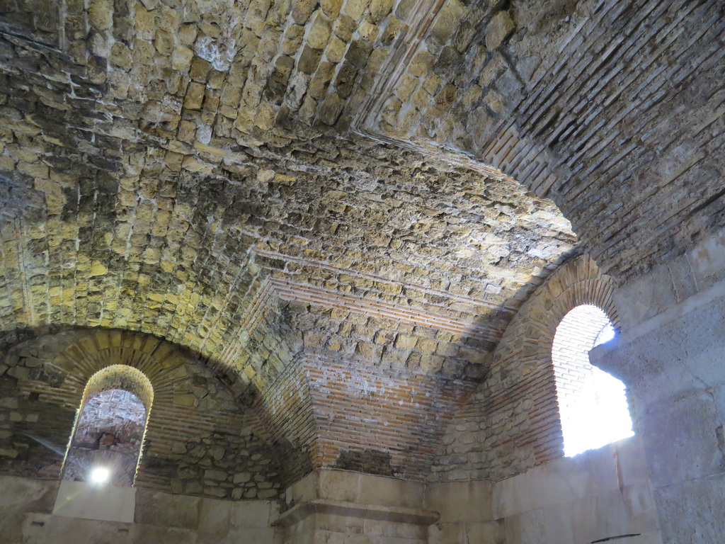 Sous-sols du palais de Dioclétien : voûte.
