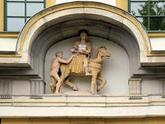 Figur des St. Martin über dem Schlosstor