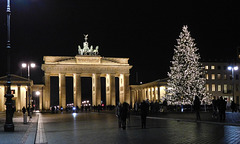 Berlin Brandenburg gate night  (N#0159)
