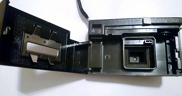 Kodak Instamatic X-15 Guts