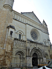 Eglise SAINT-MEDARD à THOUARS Deux-Sèvres