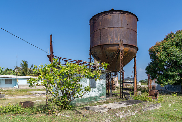 sugar mill "Frank País" - rusty water
