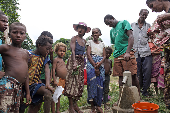 Accès à l'eau potable dans les villages de brousse