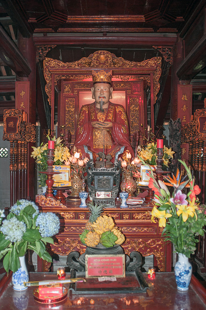 Altar to Confucius and his disciples