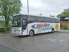 DSCF1528 Mil-Ken Travel JAZ 6914 (W283 JBN) in Mildenhall - 2 May 2018