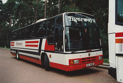 Tigerways IIL 1640 (D585 MVR) at Barton Mills – 19 Sep 1992 (180-17)