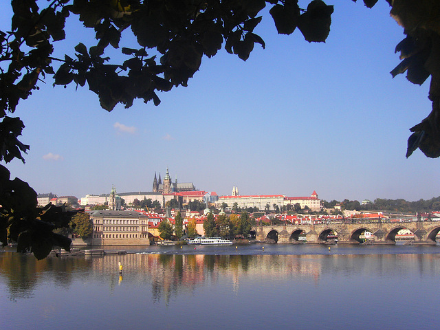 004 Blick von der Moldau zum Hradschin in Prag