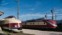 DDR-Zug und BRD-Zug treffen einander (4 PiP)