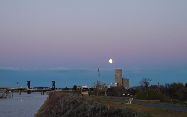 Kennewick dusk (#0509) Kennewick dusk (#0509)