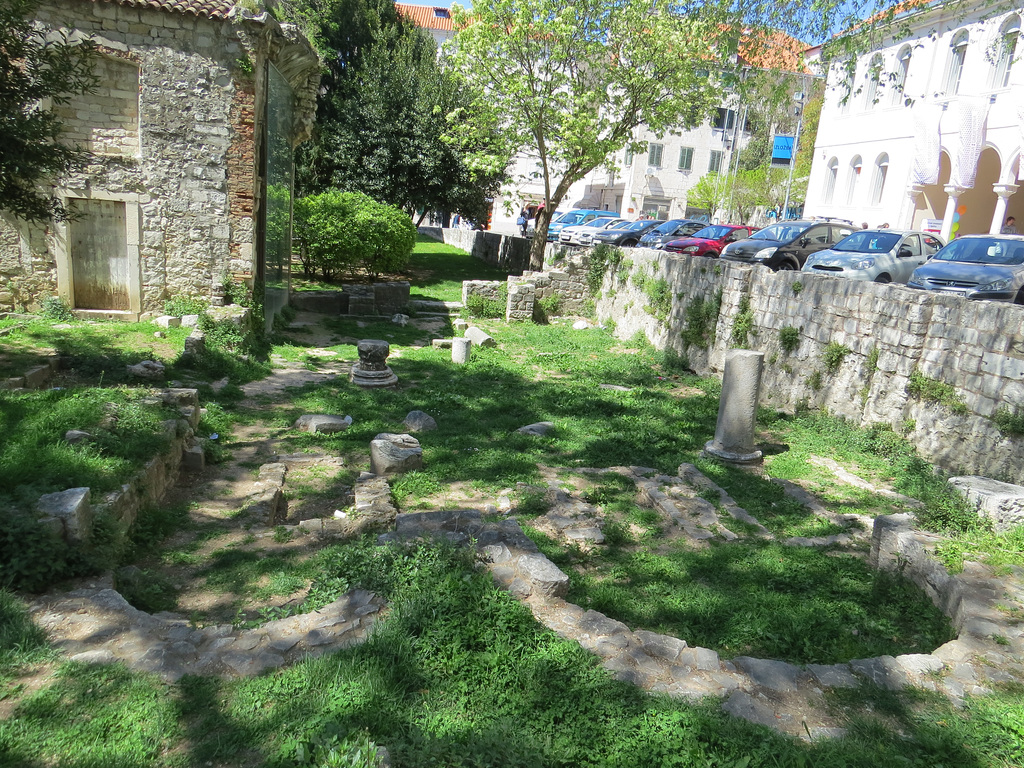 Parc de la porte d'or : vestiges de bâtiments chrétiens.
