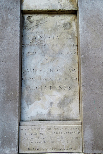 johnson monument, lichfield, staffs