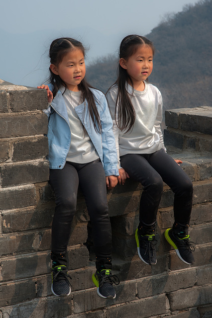 Chinese twins at the Great Wall