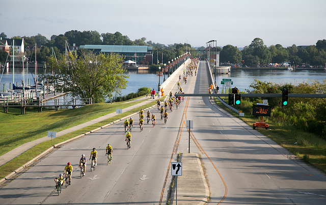 Riders on Cunningham Bridge