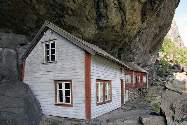 Jøssingfjord.  The Helleren houses