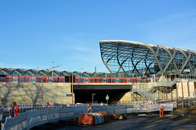 HFF: Baustelle an der S-Bahn Station (PiP)