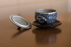 Tea cup with lid