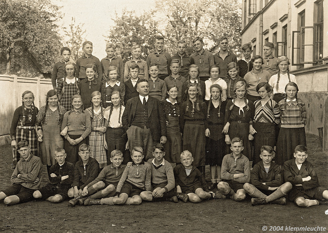 Schule Moorburg 1933 - Klasse 7, ob das stimmt?
