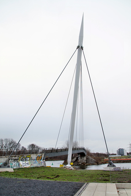 Brücke über dem Hafenkanal Graf Bismarck (Gelsenkirchen-Bismarck) / 30.12.2018
