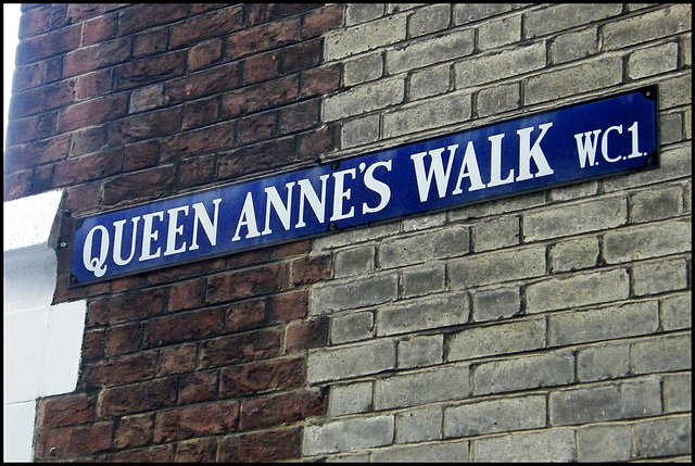 Queen Anne's Walk sign