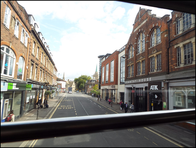 bussing along Park End Street