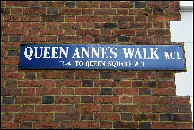 Walk to Queen Square