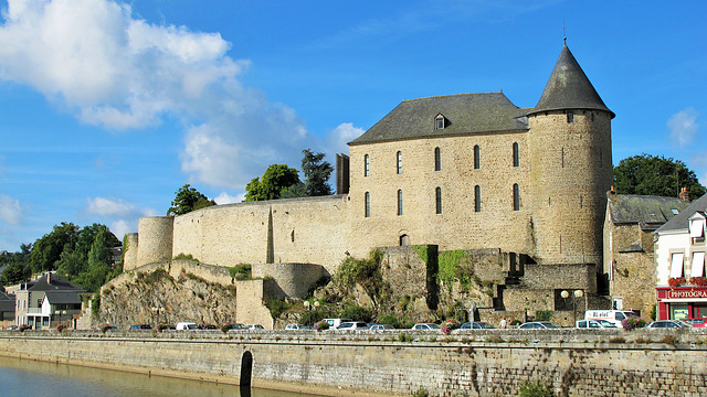 Le château de Mayenne