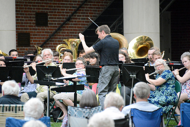 The band combines university and community musicians