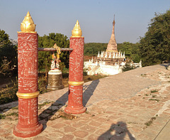 Maha Aungmye Bonzan Monastery