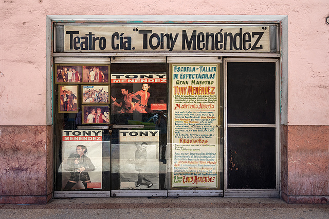 Cine Reina - Teatro Cinema Tony Menéndez