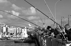 Istanbul - Angler auf der Galata-Brücke