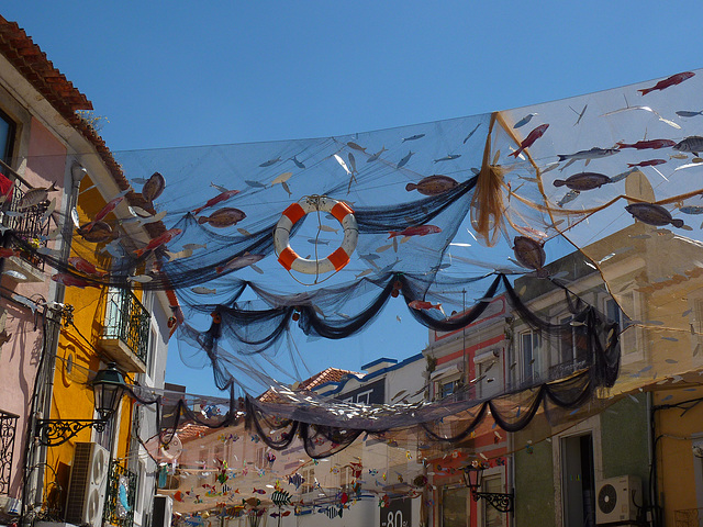 Setúbal, street decoration IV - fish