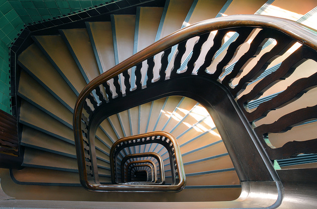 Die Treppen im Wrangel-Haus von oben -Staircase #22/50